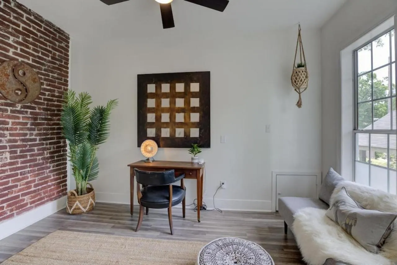 Holiday home Walk To Overton Square From Your Historic Retreat Memphis United States