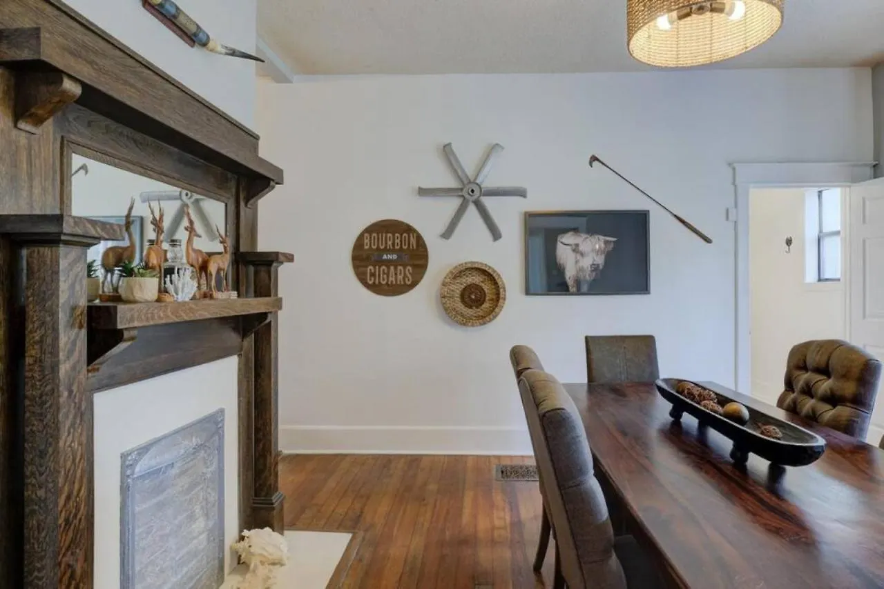 Walk To Overton Square From Your Historic Retreat Memphis United States