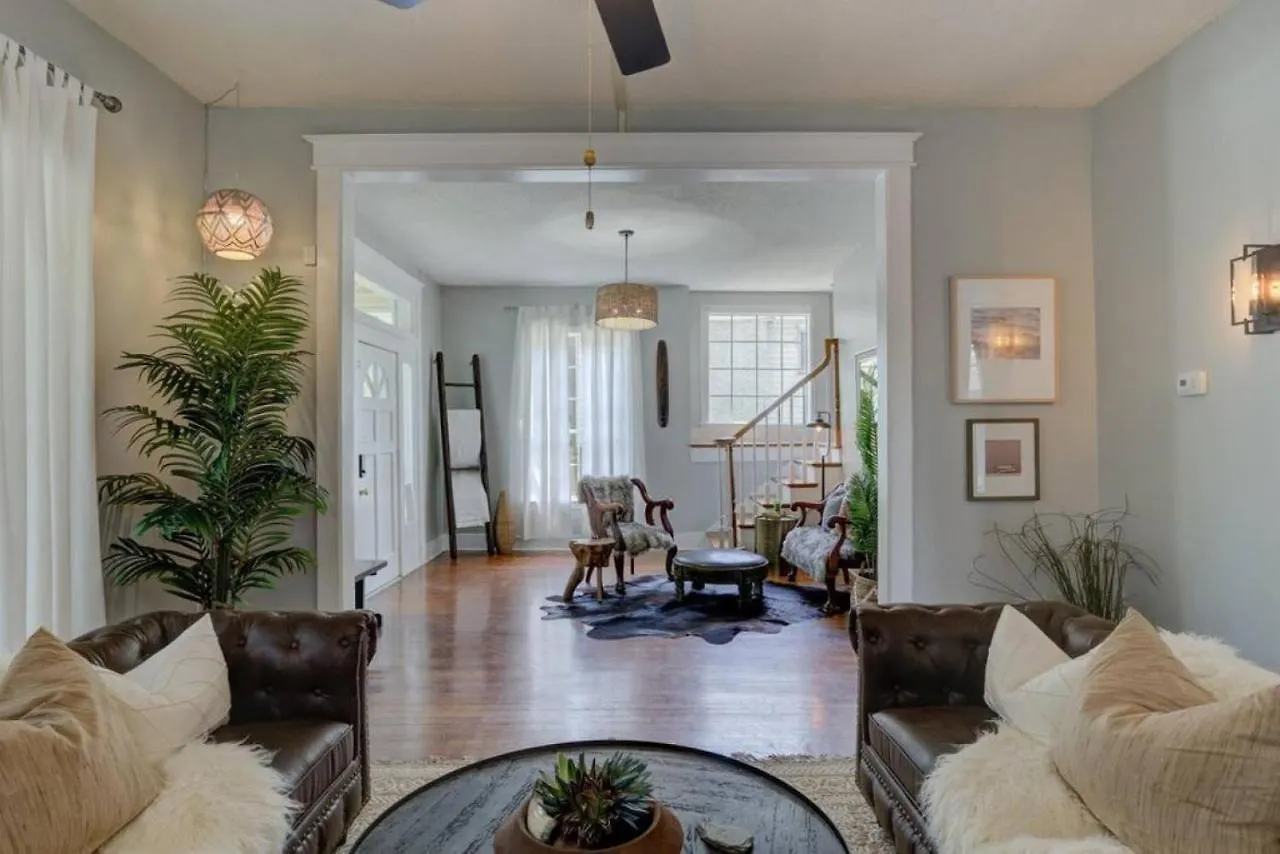 Holiday home Walk To Overton Square From Your Historic Retreat Memphis United States