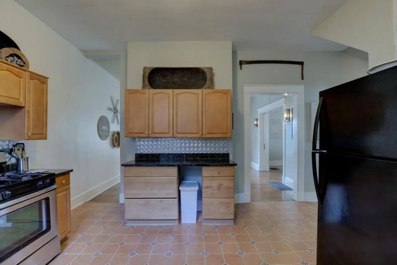 Walk To Overton Square From Your Historic Retreat Memphis 0*,